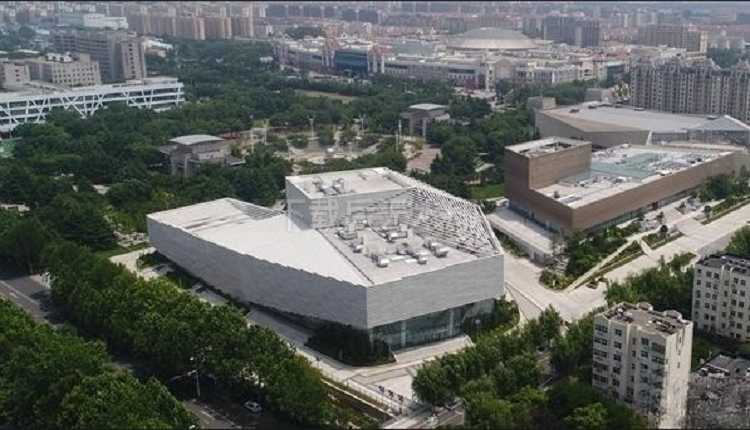 杭州拓佳YX65-400鋁鎂錳板在青島城陽區(qū)文體中心順利完工